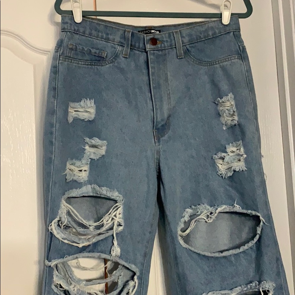 Junior’s Fashion Nova Ripped Jeans